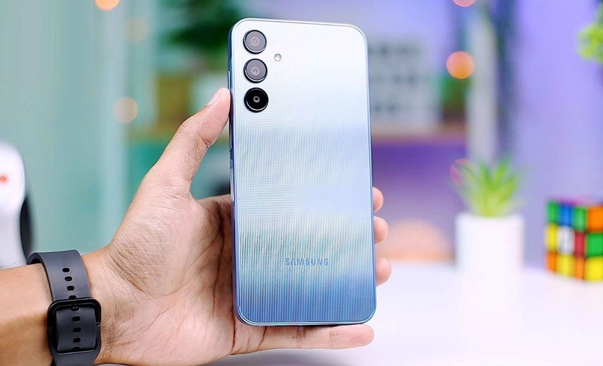 Samsung Galaxy A25 5G, Cheap Phone 2024 With 3.5Mm Headphone Jack.