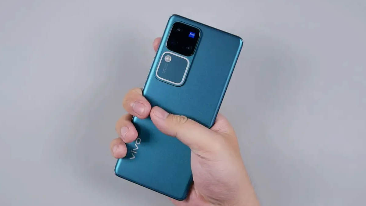 Vivo V30 Pro Design Performance