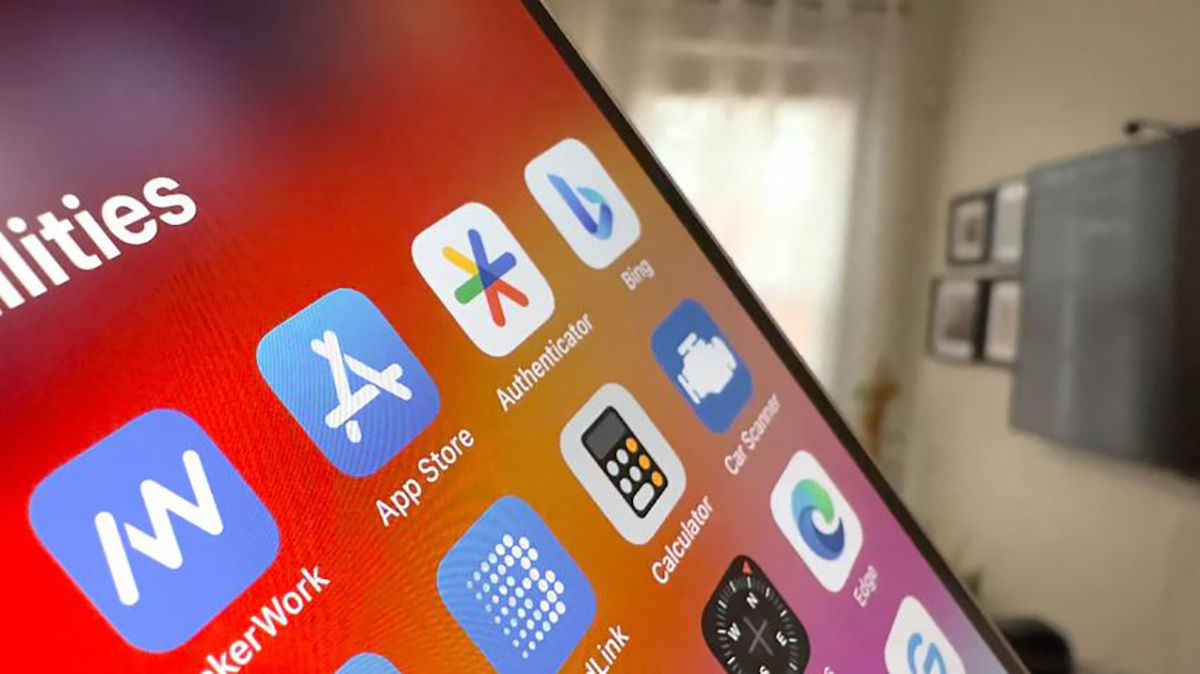 How Apple Sideloading Works