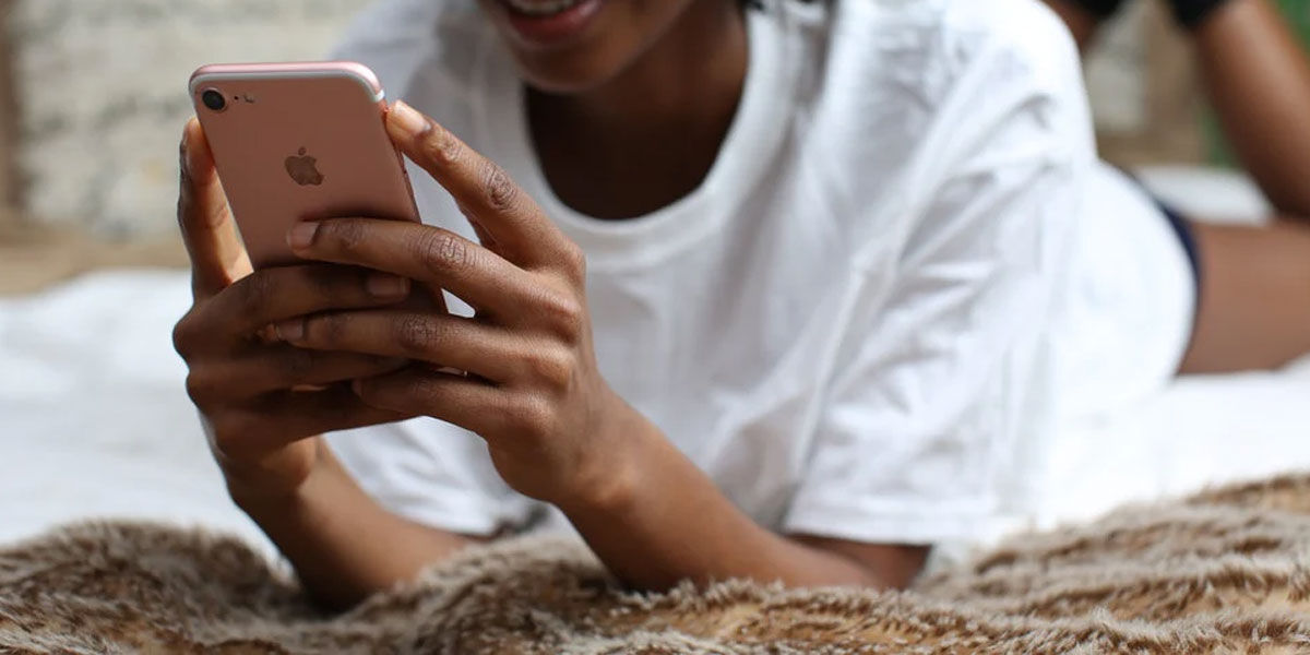 13 Games To Play With Your Partner On Whatsapp